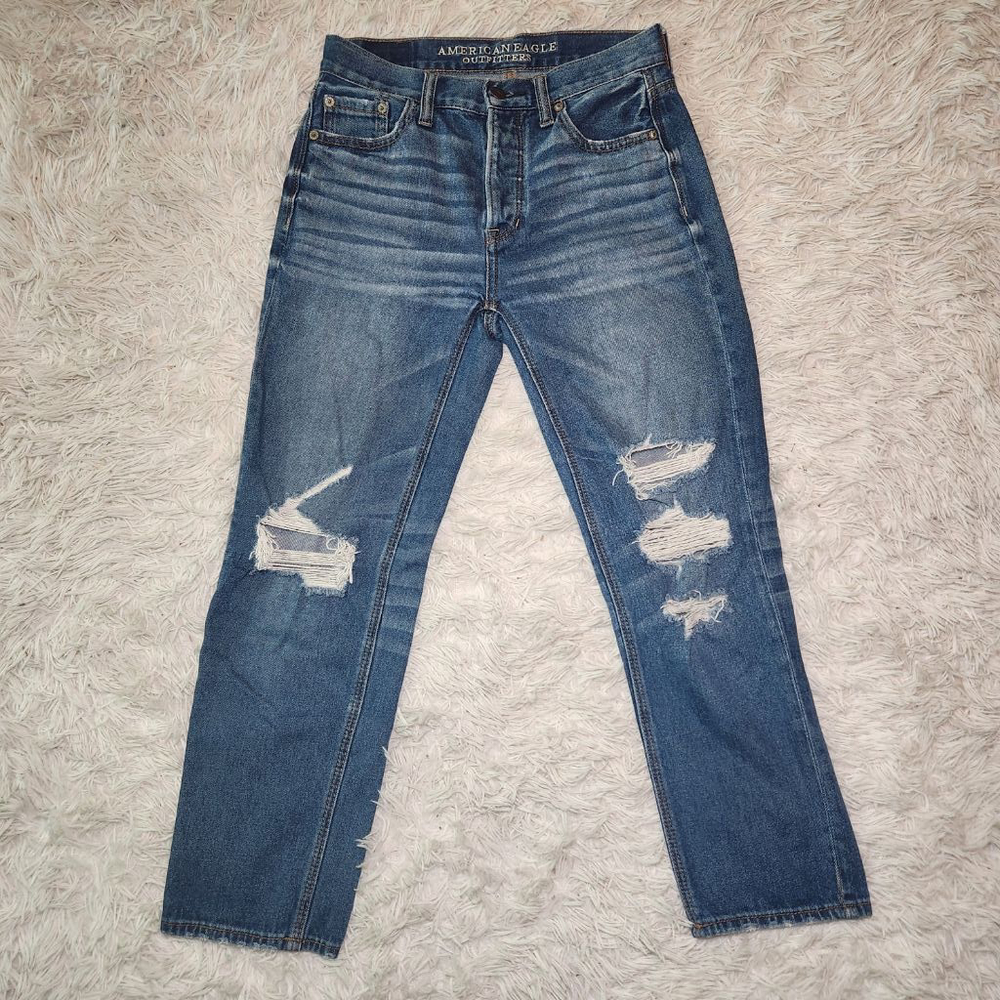 American Eagle Vintage Hi Rise Straight Leg Distressed Jeans